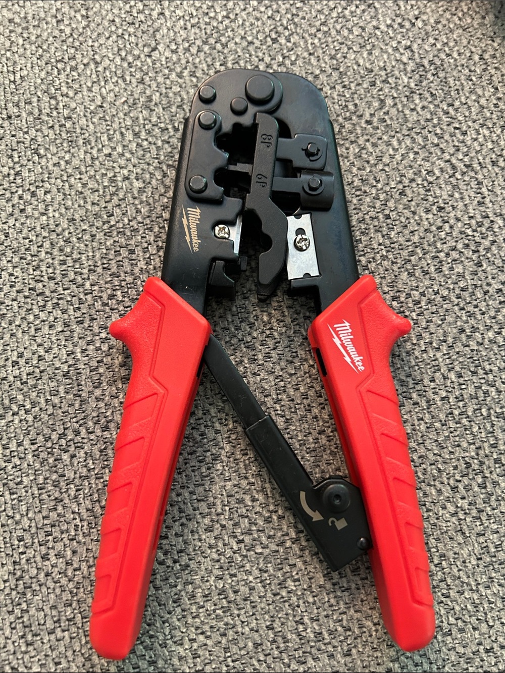 Milwaukee Red Ratcheting Crimper - Red